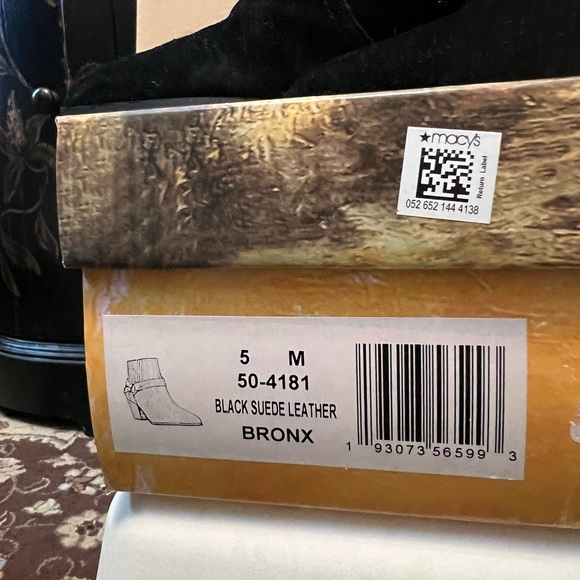 Dolce Vita Black Ankle Booties - Picture 5 of 5